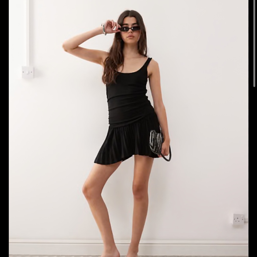 Lioness Elegant Black Sleeveless Mini Dress - Picture 6 of 8